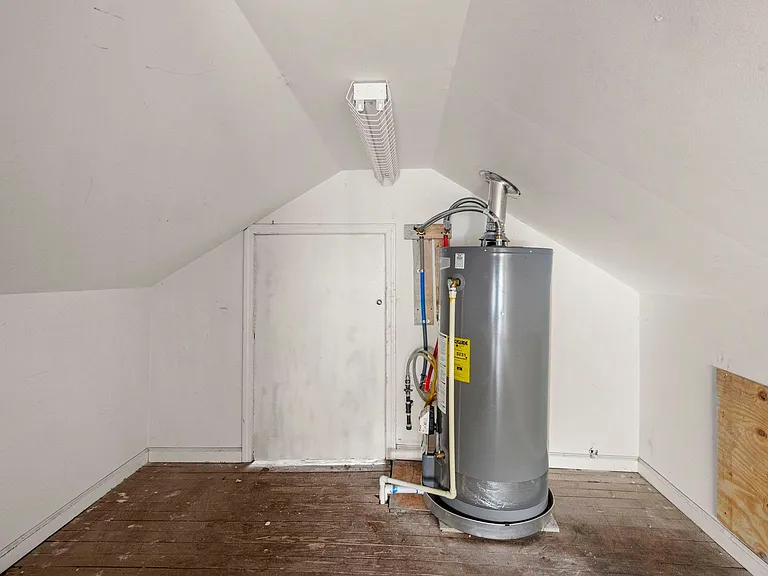 5001 McKinney St — Photo 18