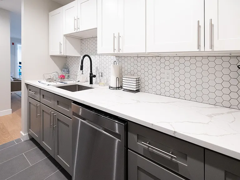 Deacon Court - 1661 Washington Street — Photo 113