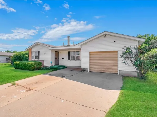190 Helen Hocker St, Elk City, OK 73644