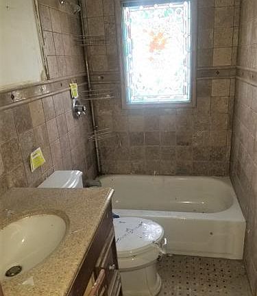 5th image of 39 Farley Dr