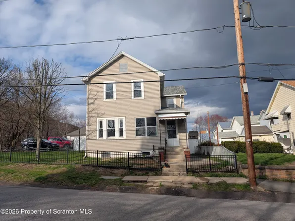 706 Jackson St, Dickson City, PA 18519