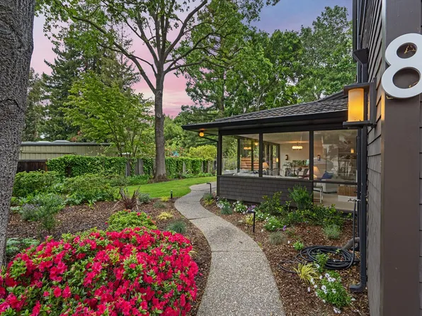 8 Aliso Way, Portola Valley, CA 94028