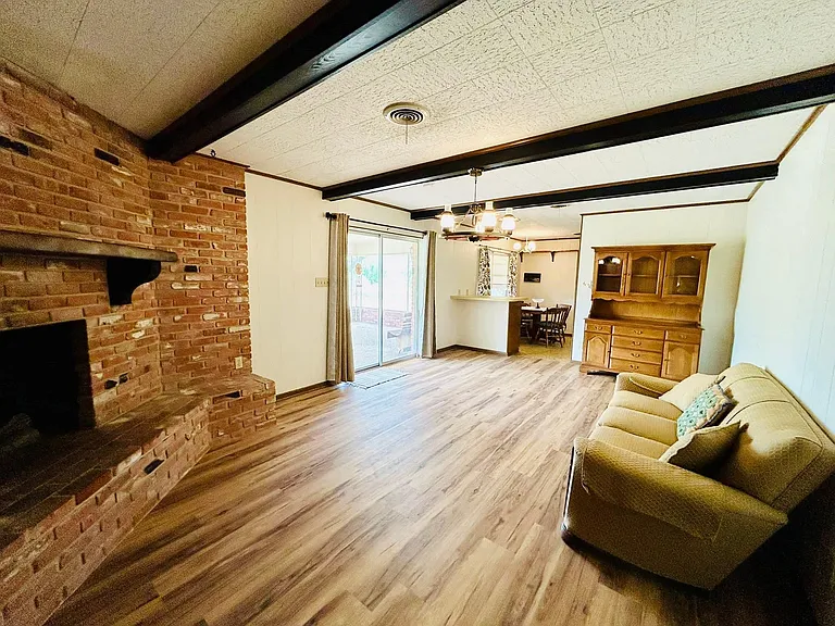1040 N Highway 80 — Photo 18