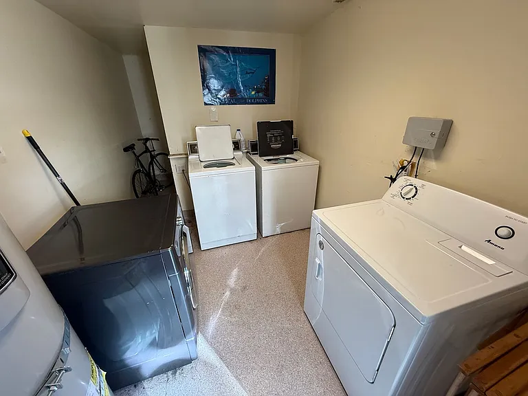 10th St. 11 Plex — Photo 19