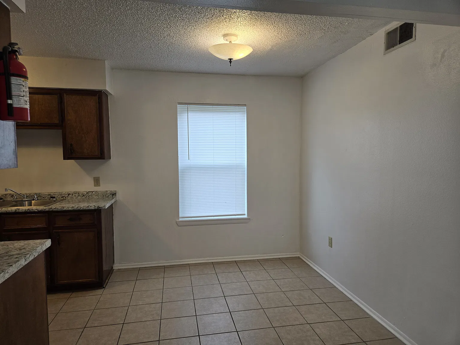 100 Melrose Dr #1 - 1 — Photo 4
