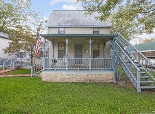 406 N Acorn, Fredericksburg, TX 78624