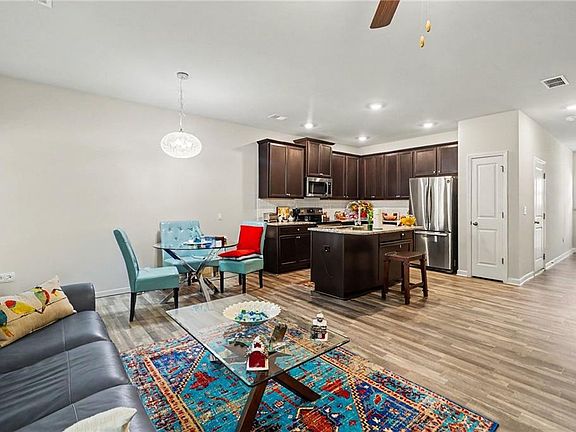 4th image of 5106 Lower Elm St