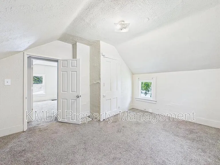 534 Gage St — Photo 28