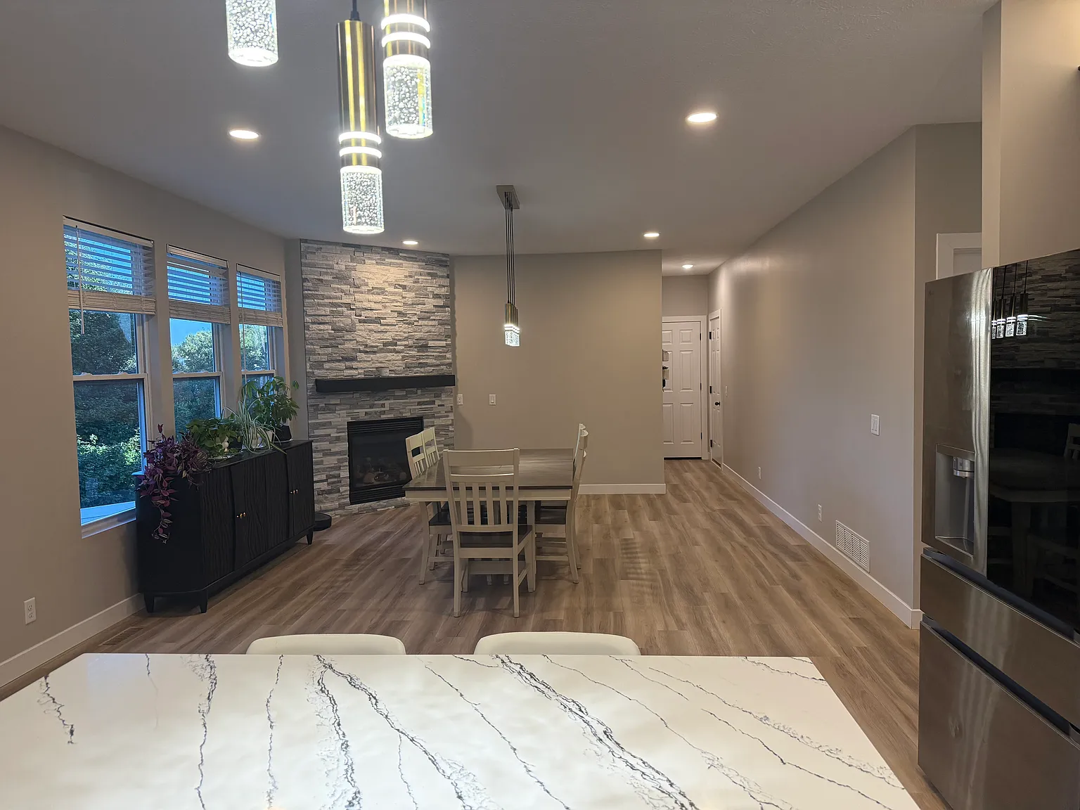 5 bed, 3.5 bath, 3674 sqft, $3,450 — Photo 3
