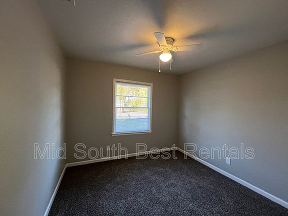 4th image of 447 Loraine Dr