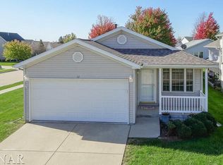 32 Lake Ridge Ct, Bloomington, IL 61704