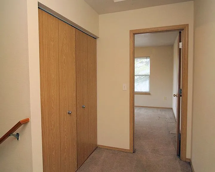 812 N Dekum St — Photo 14