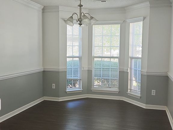 4th image of 4428 River Forest Ln