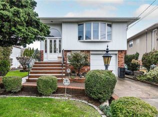 305 Carvel Ave, Cedarhurst, NY 11516