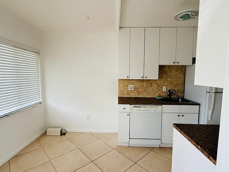 3250 10th St N #B2 — Photo 23