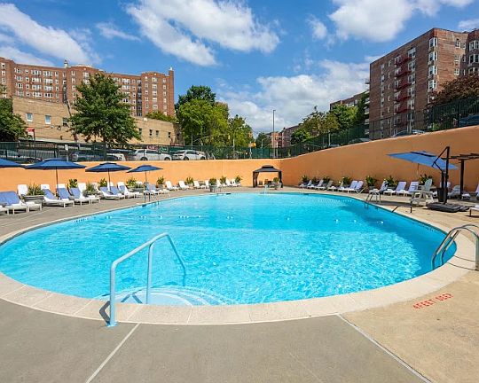 4th image of 555 Kappock St APT 6M