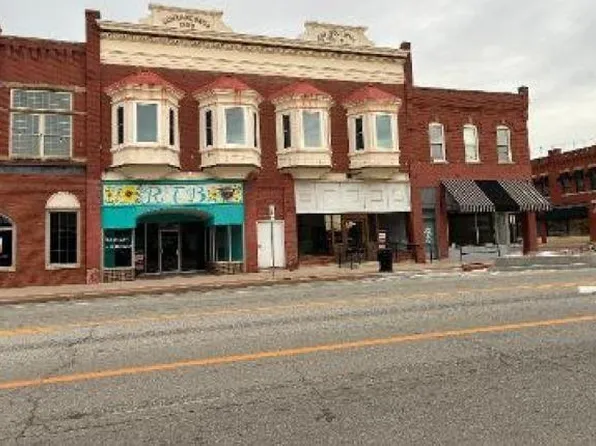 119 & 121 E Grand Ave, Ponca City, OK 74601