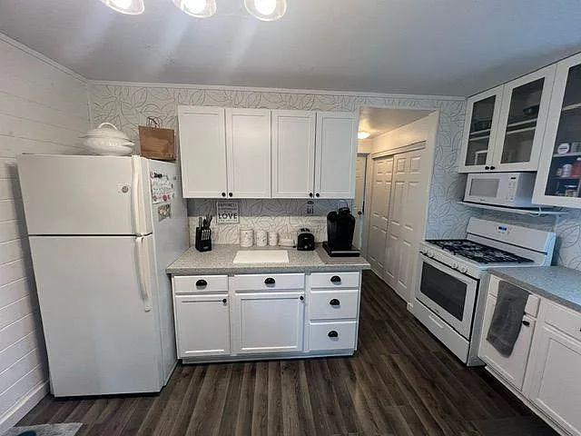 7153 Cedar Rd — Photo 19