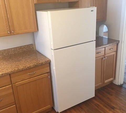 5th image of 352 S Lee Ave
