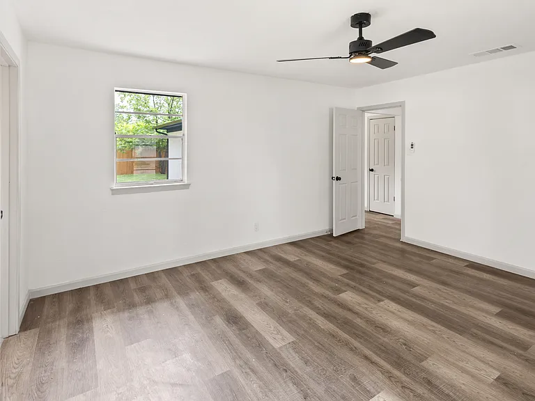 3812 David Ln — Photo 31