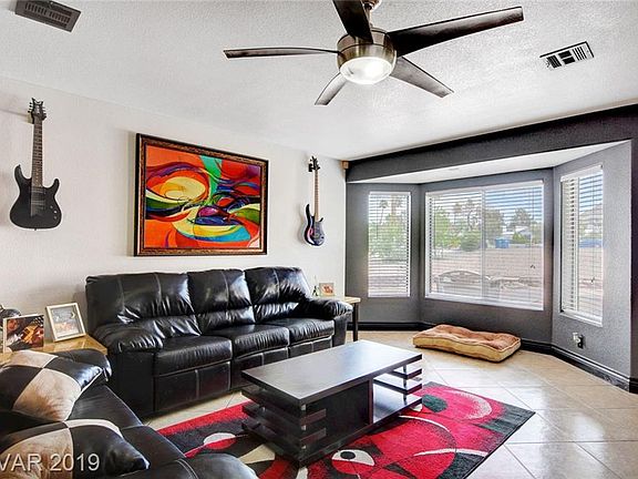 3rd image of 861 Mountridge Ct