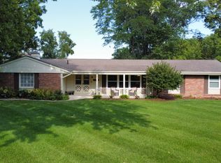 13055 Cardinal Crest Dr, Brookfield, WI 53005