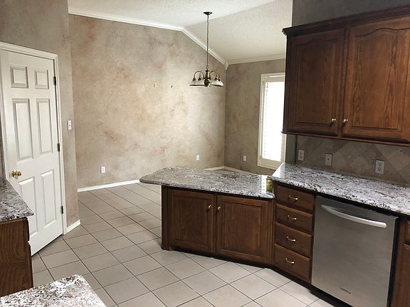 2nd image of 106 Fannin Ave