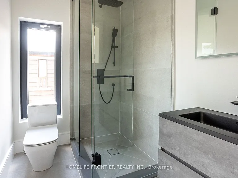 179 Palmerston Ave — Photo 24