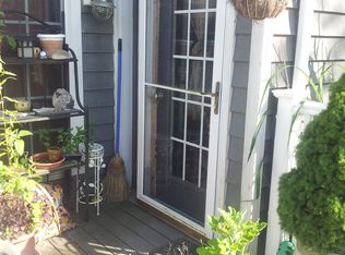 807 Stayman Dr, Falling Waters, WV 25419