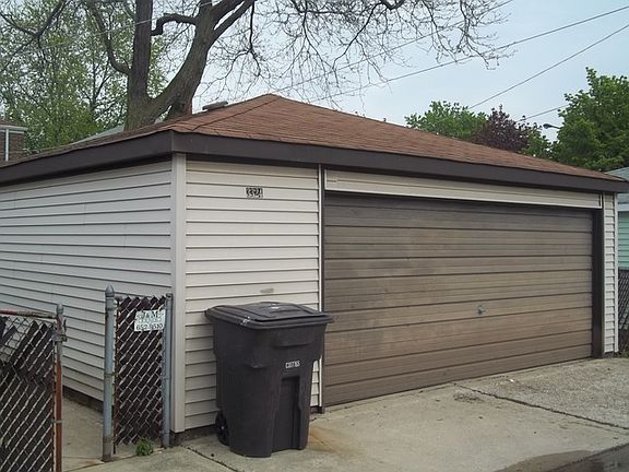 3rd image of 3324 S 57th Ave