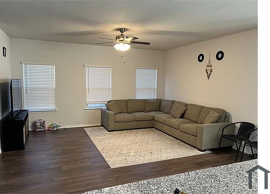 3rd image of 1732 Emilia Dr