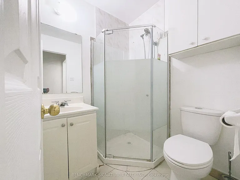 102 Greensboro Dr — Photo 14