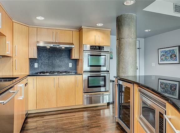 2nd image of 803 W 48th St APT 804