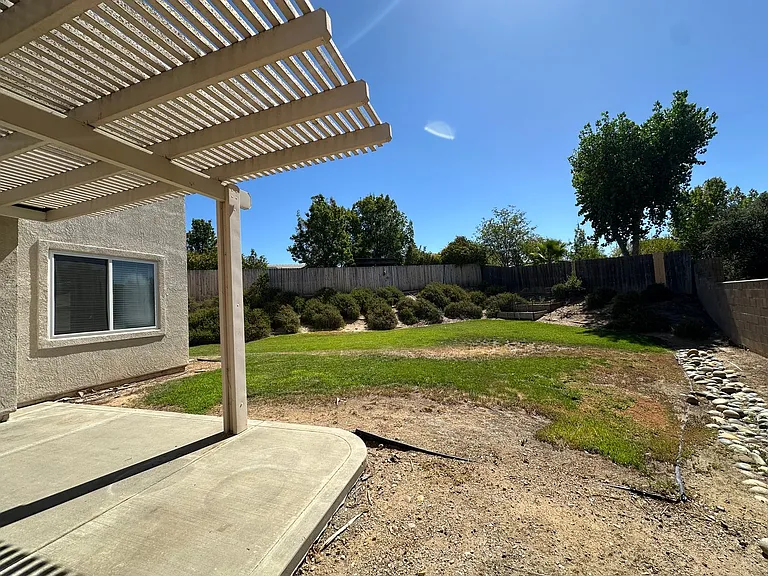 746 Jersey Ct — Photo 24