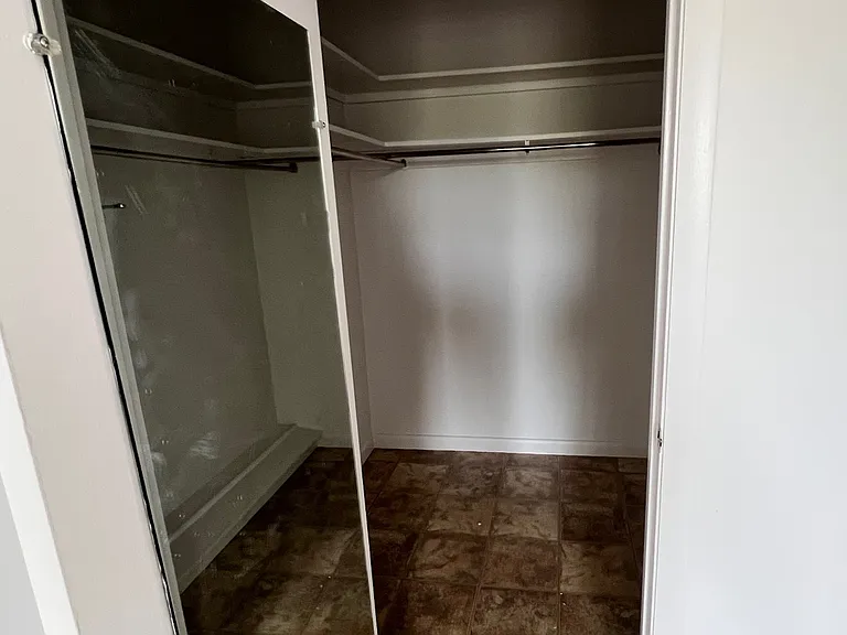 20 Hammond Pond Pkwy #607 — Photo 16