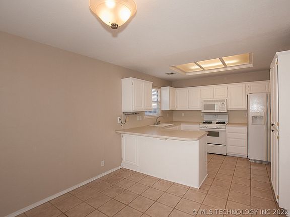 5th image of 3717 S 200th East Ave