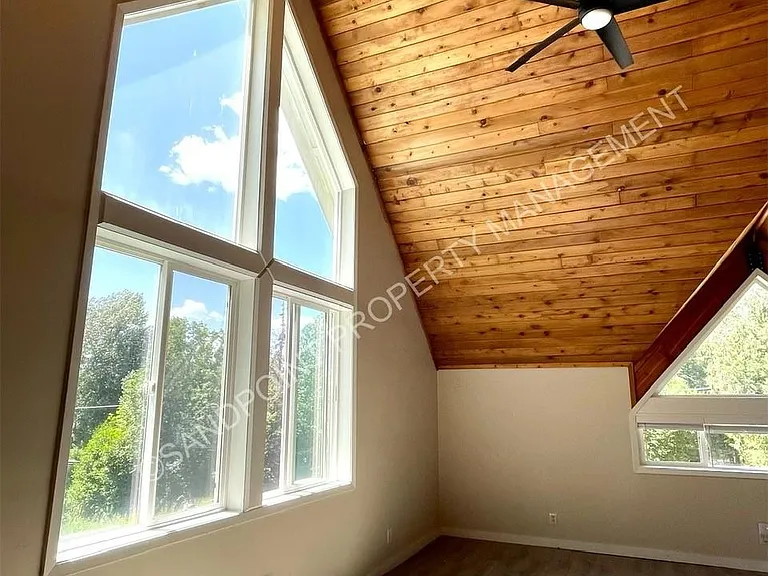 35 Hillcrest Dr — Photo 14