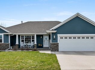 649 Pebblestone Cir, Oneida, WI 54155