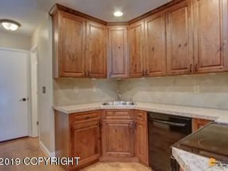 18610 Lowrie Loop — Photo 8