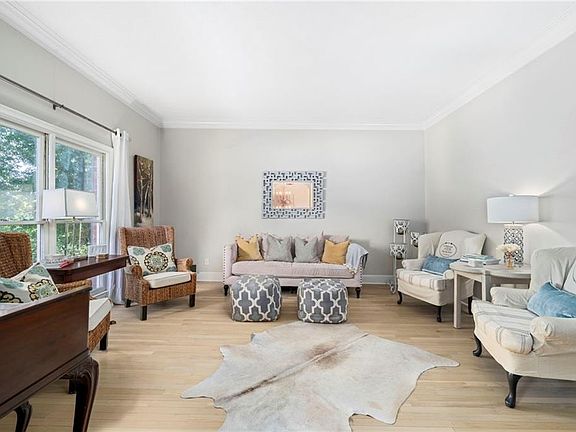5th image of 1040 Finnsbury Dr