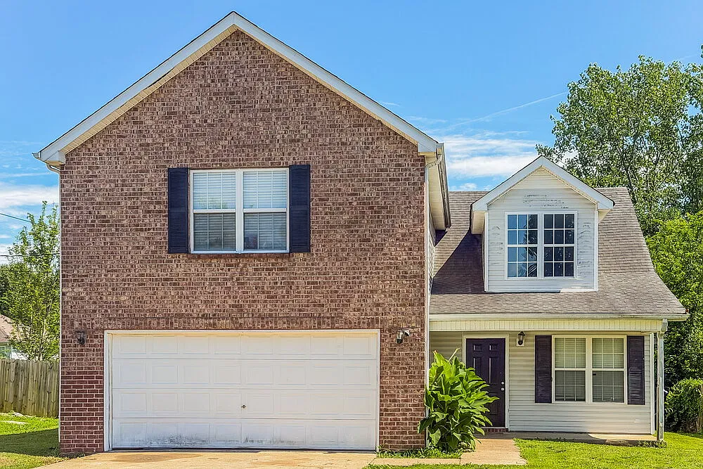 4 bed, 2.0 bath, 1802 sqft, $2,265 — Photo 1