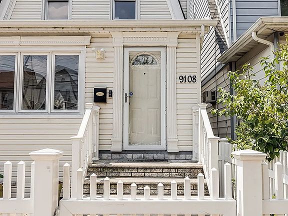 3rd image of 9108 211th St