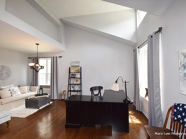 718 Viewpointe Dr — Photo 4