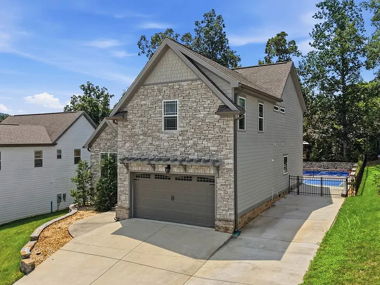 9202 White Ash Dr — Photo 4