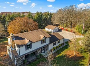 W325S10699 Beulah Rd, Mukwonago, WI 53149