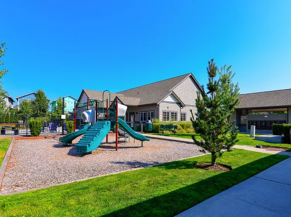 Insignia Apartment Homes