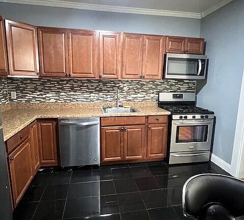 5th image of 229 Ashworth Pl #1