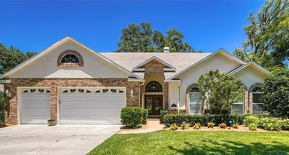 1st image of 403 Citrus Wood Ln