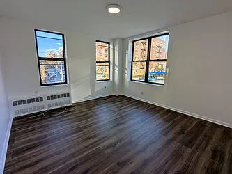 Rented by R New York