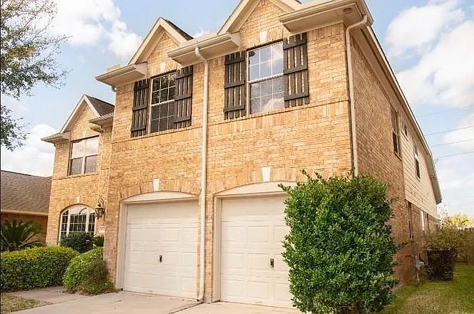 10927 Barker Grove Ln — Photo 2